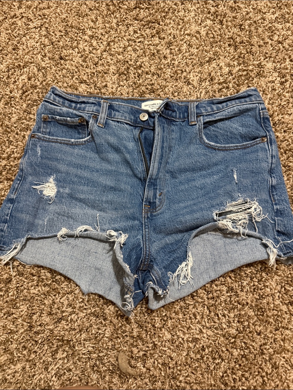 Abercrombie and Fitch mom short